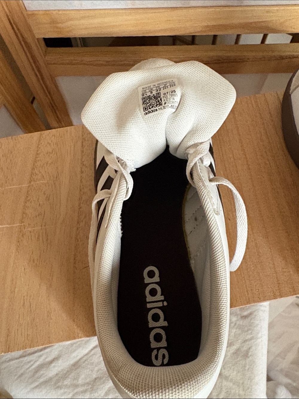 Adidas Women’s White and Black Low-Profile Leather Sneakers Size 9.5 - Picture 10 of 12